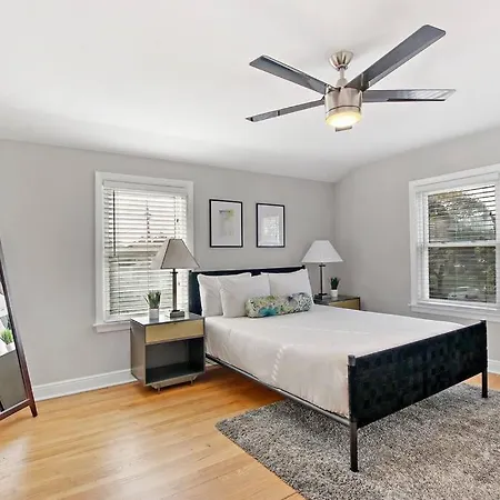 3Br Sunny And Spacious Chicago Apartment - Carmen 5640 & 5641 Rep-3