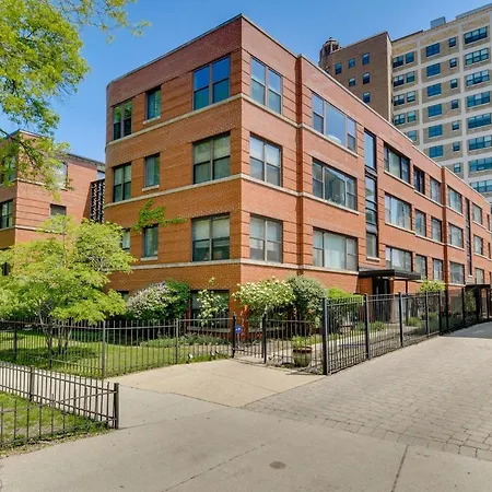Urban Chicago Vacation Rental Condo Near Beach!-3