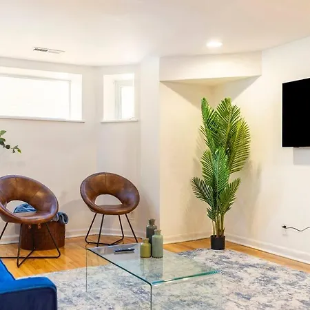 Cozy 2Br/2Ba Near Downtown-Chi-2