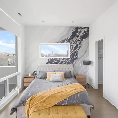 4-Bedroom Penthouse W/ 2 Large Balconies & Rooftop-2