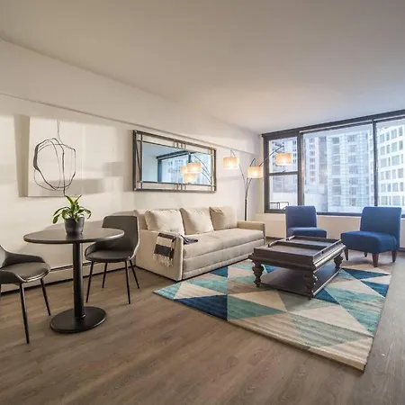 Luxury Gold Coast Home W/ Rooftop Pool & Gym-3