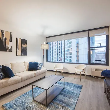 Spacious Gold Coast Apartment Rooftop Pool-2
