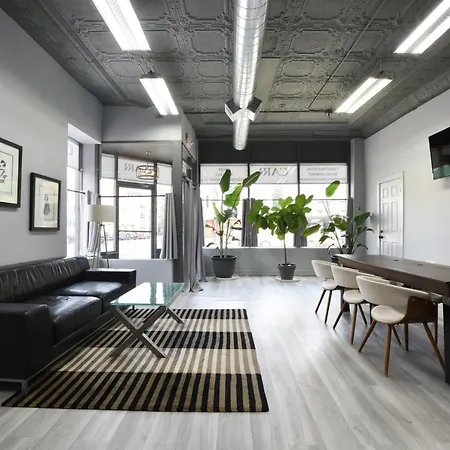 Perfect Space For Relaxing & Entertaining!-2