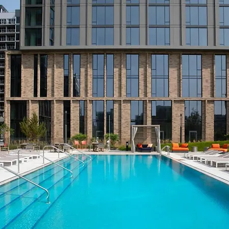 W Loop Studio W Pool Gym Wd Nr Fulton Mkt Chi-630-3