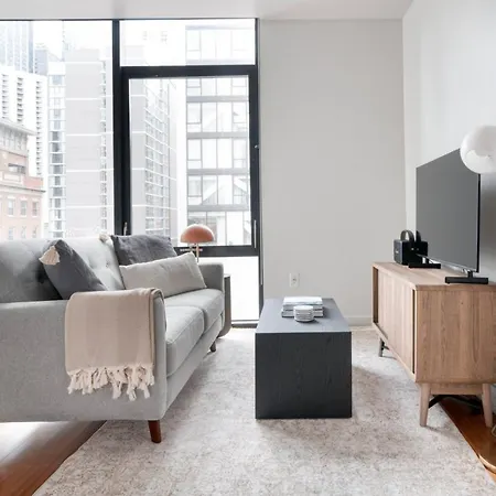 River North 1Br W Gym Lounge Roof Nr Riverwalk Chi-883-2