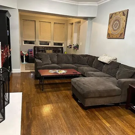 Spacious And Cozy Free Wi-Fi & Parking-3