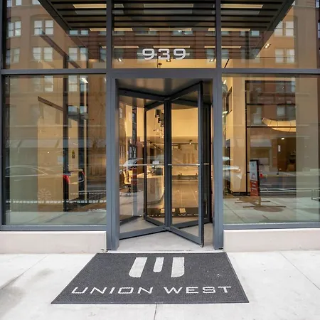 W Loop Studio W Pool Gym Nr Fulton Mkt Chi-263-3