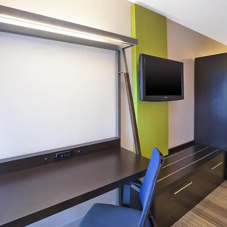 Holiday Inn Express & Suites Chicago-Midway Airport By Ihg-3