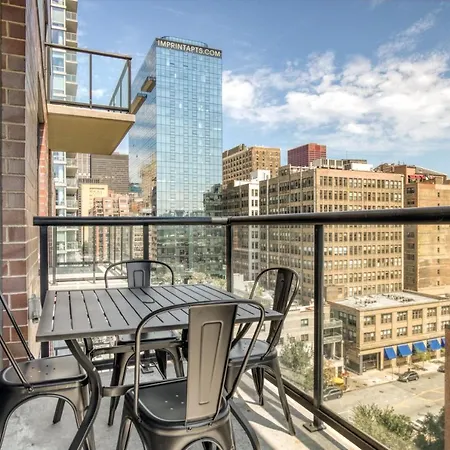 S Loop 2Br W Gym Pool Roof 1 Block To L Chi-691 Apartment-3