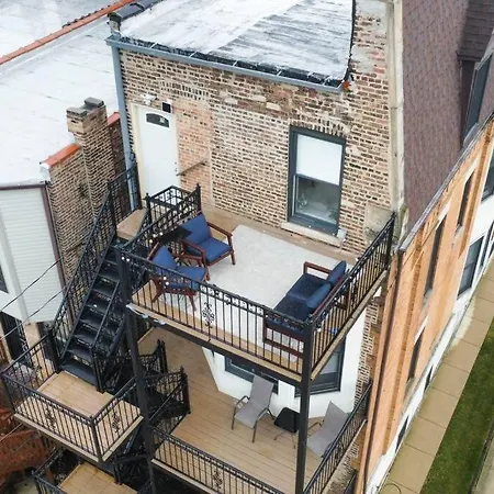 The Penthouse, Lux Stay Near Downtown, Uofc & Lake-2