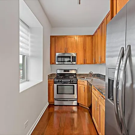The Penthouse, Lux Stay Near Downtown, Uofc & Lake-3