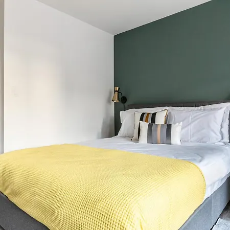 Gold Coast Studio Nr L Nr Mariano Park Chi-129-2
