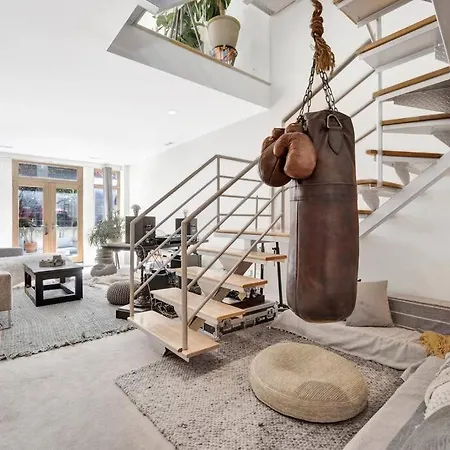 Cozy + Home In Chicago W/ Sauna VIII-2
