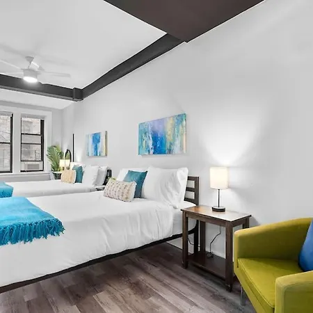 2Br Bright & Cozy Apartment - Hubbard 2-2