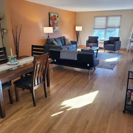 Great Chicago Getaway 2 Bedrooms Sleeps 1 To 4-2