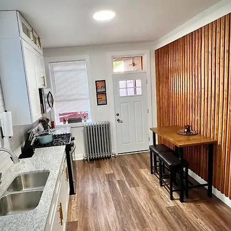 Modern Vintage 2Br Walkable To Dining & Lakefront-2
