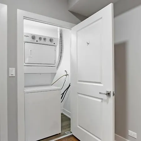3Br Spacious Apartment With In-Unit Laundry - Kedzie 3F-2