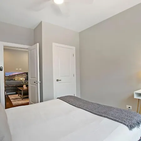 3Br Spacious Apartment With In-Unit Laundry - Kedzie 3F-3