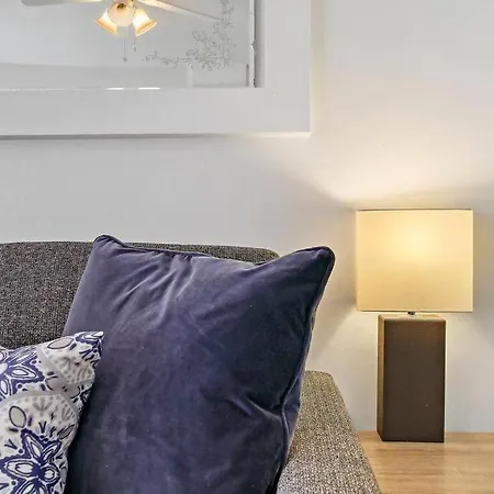 Explore Chicago From Modern Apartment-Free Parking-3