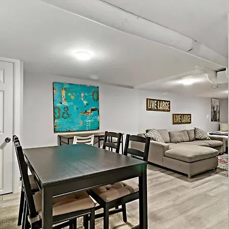 Cozy North Side Oasis-3