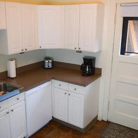 Stunning 3Br Chicago Apt Close To Shopping Center-2