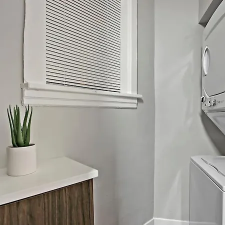 Enchanting 1Br Apartment With In-Unit Laundry - Central Park M2-3