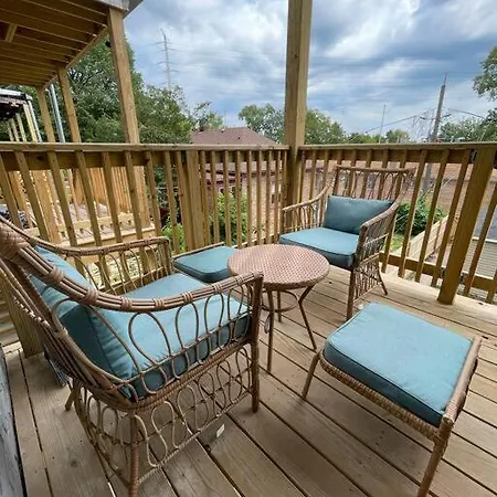 Exec Lux Home Wth 3 Level,6 Bdrms/3Bth & 2 Kitchen-3