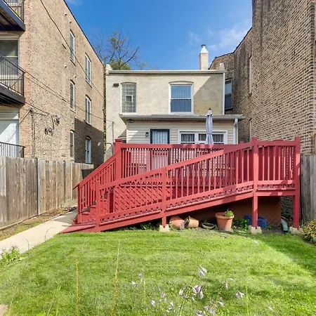 Chic Chicago Abode Steps From Magnificent Mile!-3