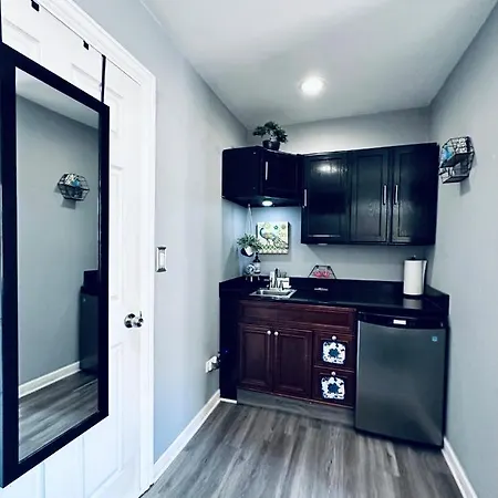 Tiny House - Chicago Pilsen Neighborhood-3