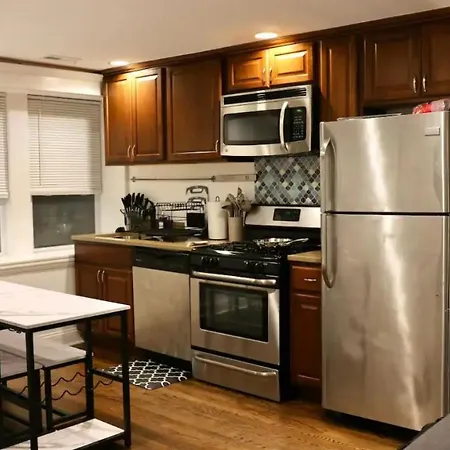 Stylish Cozy 2Br Apt Near Train Station Groceries-3