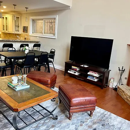 4 Bedroom Home In Best Location Parking Fireplace Back Yard Pets Welcome-3