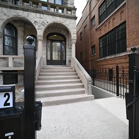 City Villa Sleeps 10-20 Free Tv & Parking-2