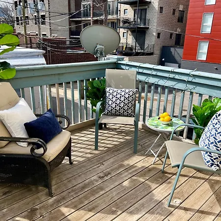 4 Bedroom Home In Best Location Parking Fireplace Back Yard Pets Welcome-2