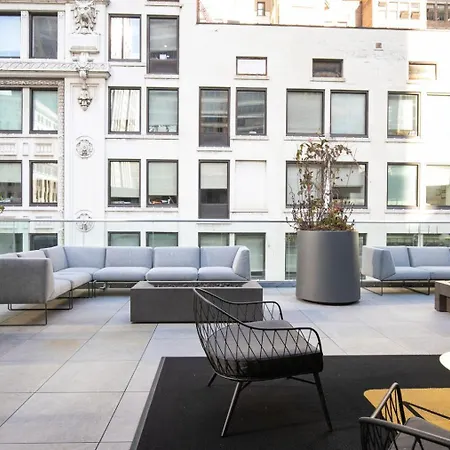 Loop Studio W Gym Wd Nr El Millennium Park Chi-466-2