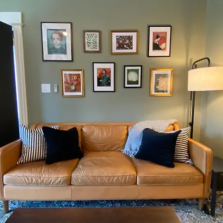 Elegant Hideaway In The Heart Of Andersonville-3