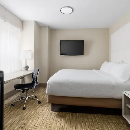 Holiday Inn Express Chicago - Magnificent Mile By Ihg-3