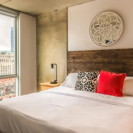 2B,2Ba Luxury Apartment Balcony,Wi-Fi, Paid In&Out Parking In Bldg-2