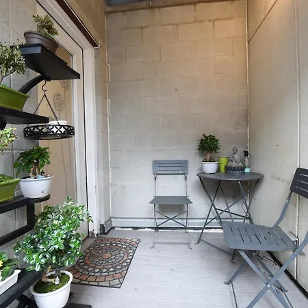 Cozy, Bright And A Great Location!-2
