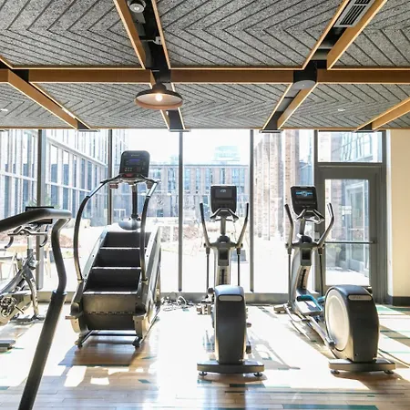 West Loop Studio W Wd Gym Lounge Nr L Chi-773-2