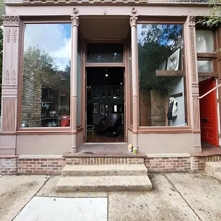 Unique + Creative Loft-3