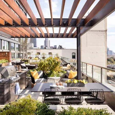 W Loop Studio W Gym Pool Coworking Nr Uic Chi-435-2