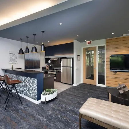 Loop Studio W Gym Pool Lounge 1 Block From L Chi-694-2