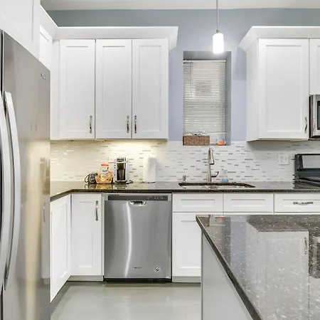Chicago Vacation Rental Apt About 7 Mi To Downtown-2