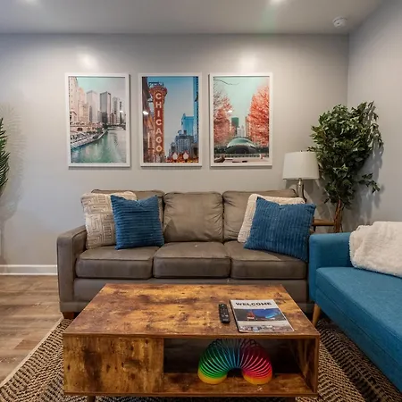 Stylish & Bright Gem Overlooks Lovely Park With Great Amenities-3
