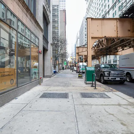 Loop 1Br Wgym Roofdeck Wd Nr W Loop The L Chi-200-3