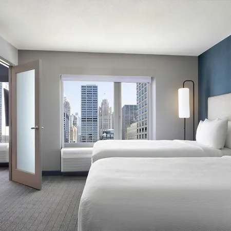 Courtyard By Marriott Chicago Downtown/River North-3