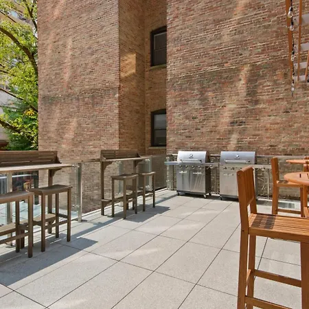 Gold Coast Studio W Deck Gym Lounge Nr L Chi-651-2