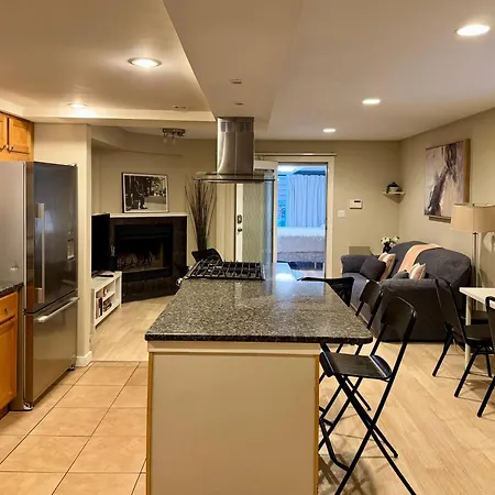 Designer Themed 4 Bedroom In Best Location With Patio And Fireplace-2