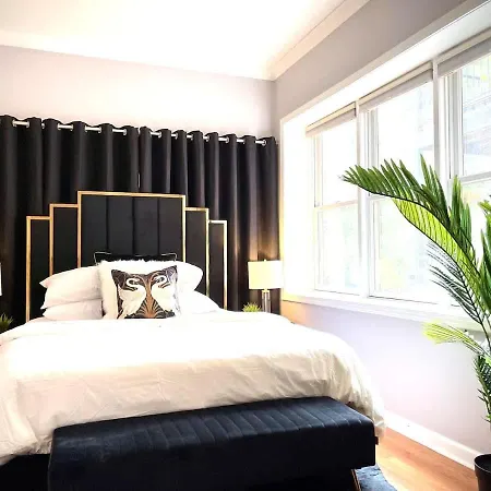 Beautiful 7 Bed, 3.5 Bathroom-3