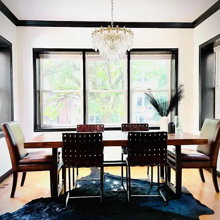 Beautiful 7 Bed, 3.5 Bathroom-2